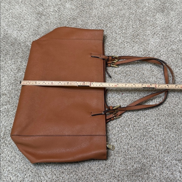 Tory Burch | York Buckle Tote in Tan Brown Leather - Picture 5 of 14